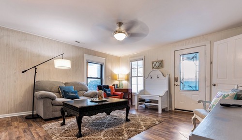 House (2 Bedrooms)