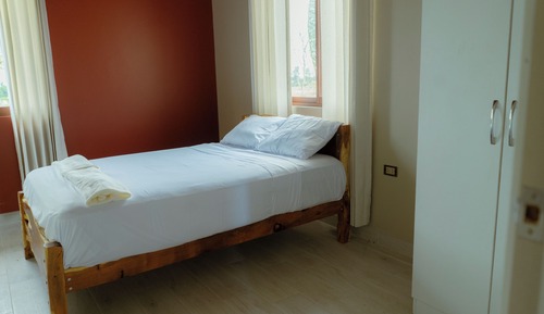 Comfort Cabin, Hill View
