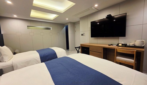 Deluxe Family Room