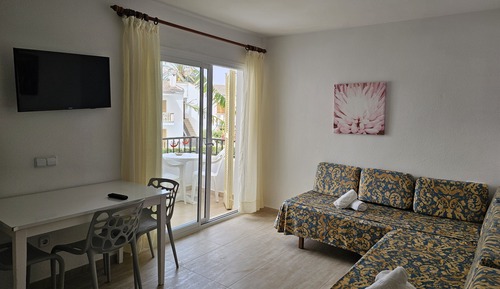 Family Apartment, Pool View