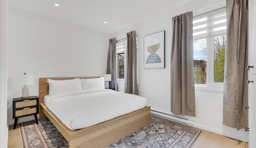 Family Condo, Balcony