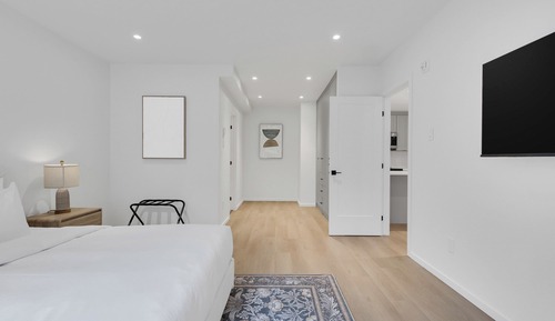 Luxury Condo, Balcony