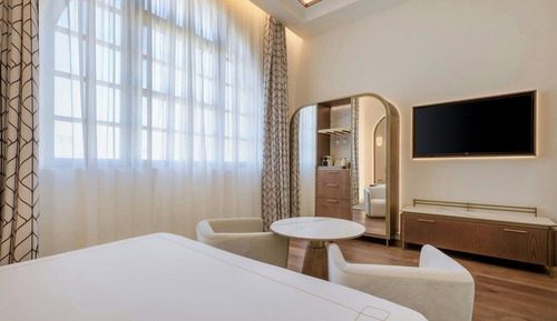 Premium Room, 1 King Bed, Non Smoking, City View