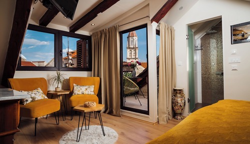 Deluxe Room, Balcony, City View