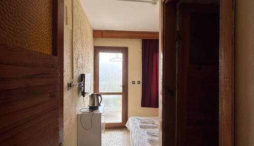 Room, Balcony