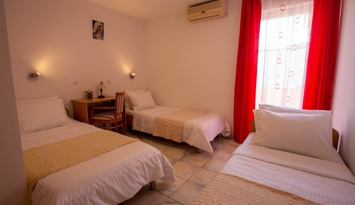 Classic Triple Room, Balcony