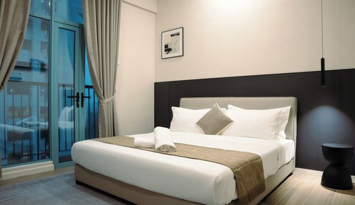 Deluxe Suite, 1 King Bed with Sofa bed, Balcony, City View