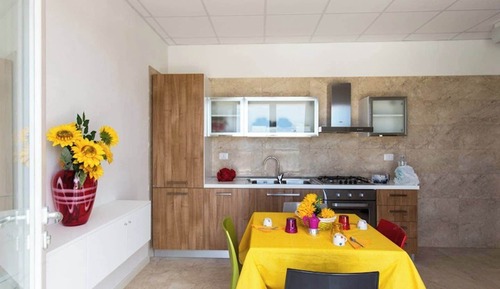Comfort Suite, Kitchen, Garden View