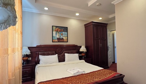 Family Room, 2 Bedrooms, City View