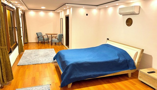 Elite House