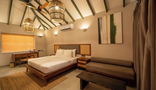 Deluxe Room, Balcony, Lake View
