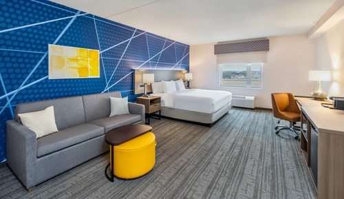 Suite, 1 King Bed, Non Smoking