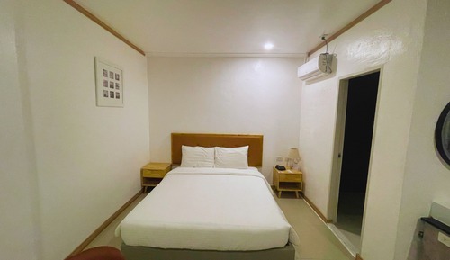 Superior Room, Smoking