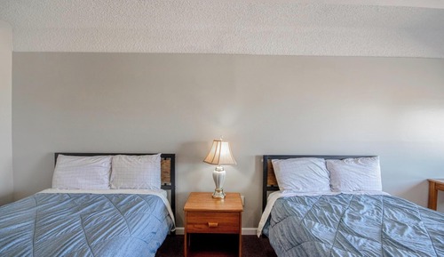 2 Full Bed Smoking