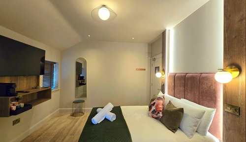Grand Triple Room