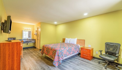 Room, 1 Queen Bed, Smoking