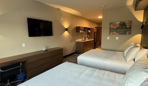 Suite, 2 Queen Beds, Non Smoking, Kitchenette (Shower Only;with Single Sofabed)
