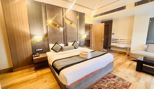 Family Studio Suite, City View