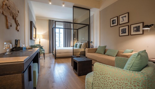 Suite, River View