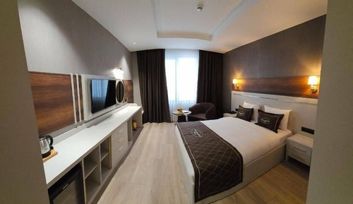 Classic Double Room, City View