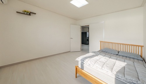 Basic Room, 4 Bedrooms (Entire House (Room 103 + Room 104))