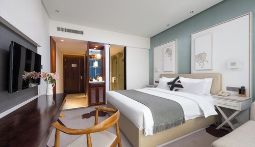 Superior Double Room, Partial Lake View