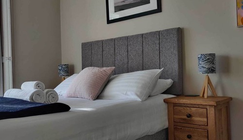 Superior Double Room, 1 Queen Bed, Private Bathroom, Partial Sea View