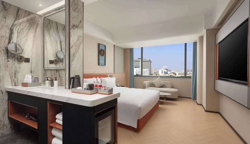 Room, 1 King Bed, Non Smoking, City View