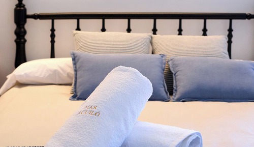 Superior Suite, 1 Queen Bed, Balcony, Garden View