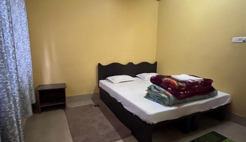 Economy Room, Hill View