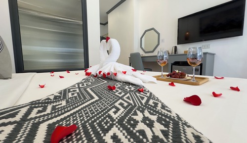 Deluxe Double Room, Pool View