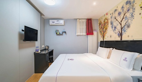 Basic Room, 1 Queen Bed