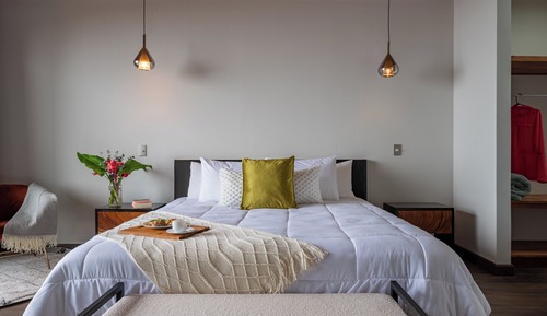 Deluxe House, 1 King Bed, Balcony, Partial Ocean View