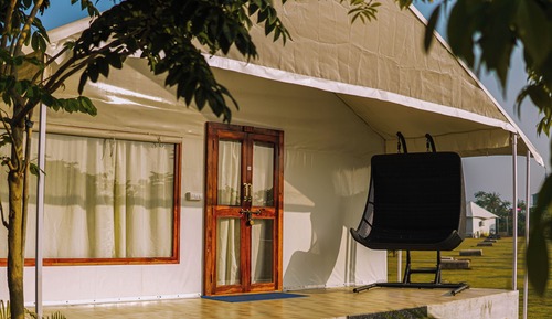 MEDIUM TENT COTTAGE WITH LAKE AND HILL VIEW