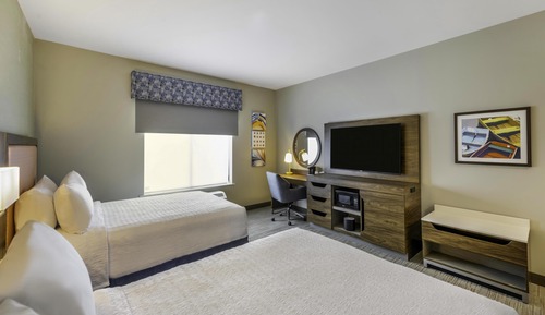 Room, 2 Queen Beds, Accessible Bathtub