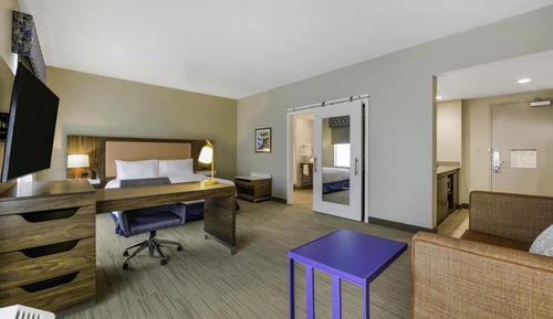 Studio, 1 King Bed, Accessible Bathtub