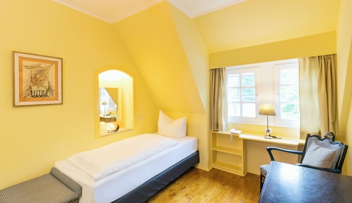 Standard Single Room, Garden View