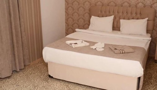 Comfort Room, City View