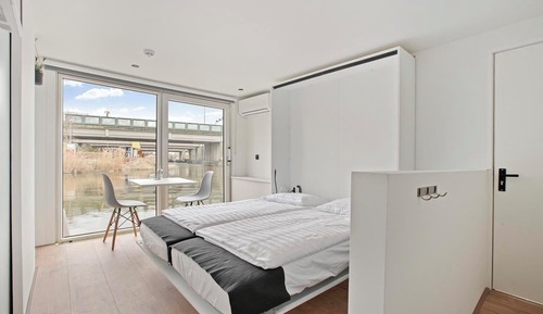 Deluxe Studio, Private Bathroom, Lake View