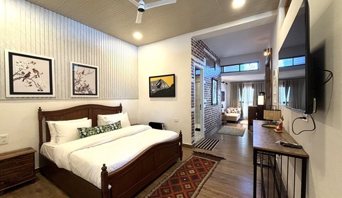 Alaknanda (Suite Room)