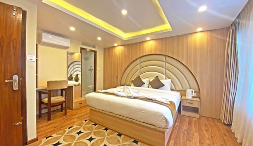 Deluxe Studio Suite, City View