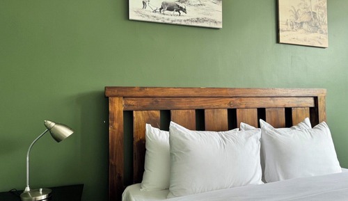 Deluxe Room, 1 King Bed, Balcony, Mountain View