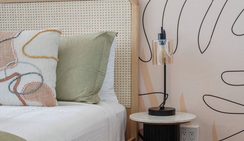 Luxury Studio Suite, 1 Queen Bed, Kitchenette, Courtyard View