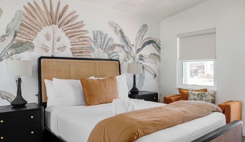 Superior Studio, 1 Queen Bed, Courtyard View, Ground Floor