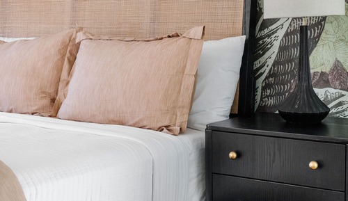 Superior Studio, 1 Queen Bed, Courtyard View, Ground Floor
