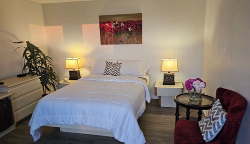 Basic Single Room, Lake View