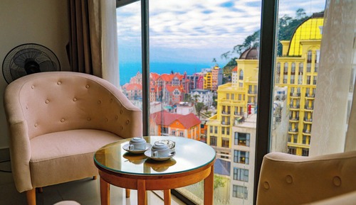Royal Double Room, Bathtub, City View