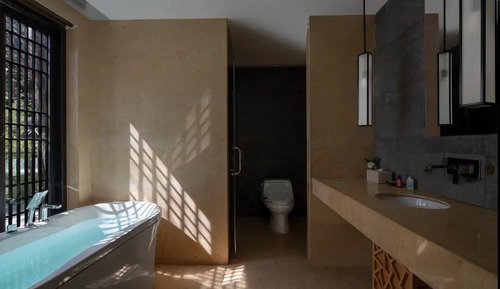 Comfort Suite, Patio, Hill View