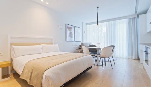 Grand Studio, Mobility Accessible, City View