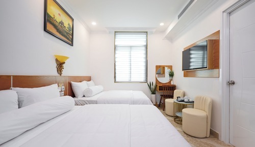 Deluxe Quadruple Room, Bathtub